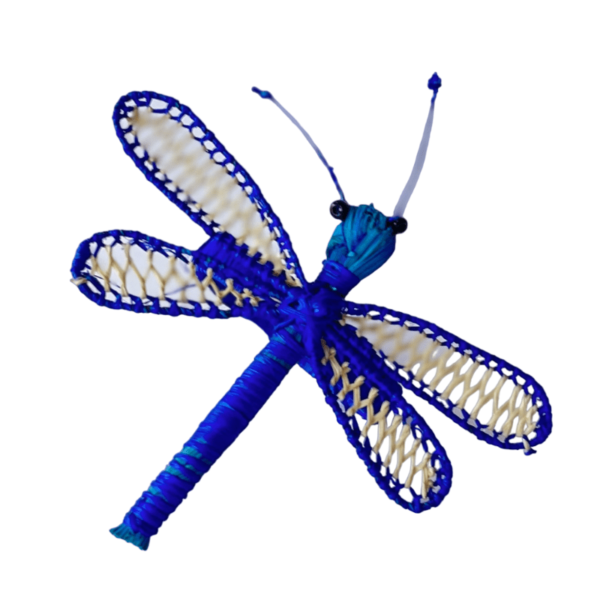 Libélula azul con crema