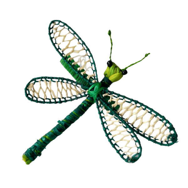 Libélula verde con crema