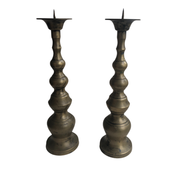 Candelabro vintage de pagoda latón