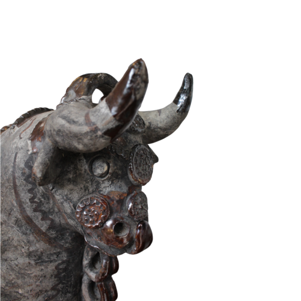 Escultura de Toro de Pucará - Imagen 2
