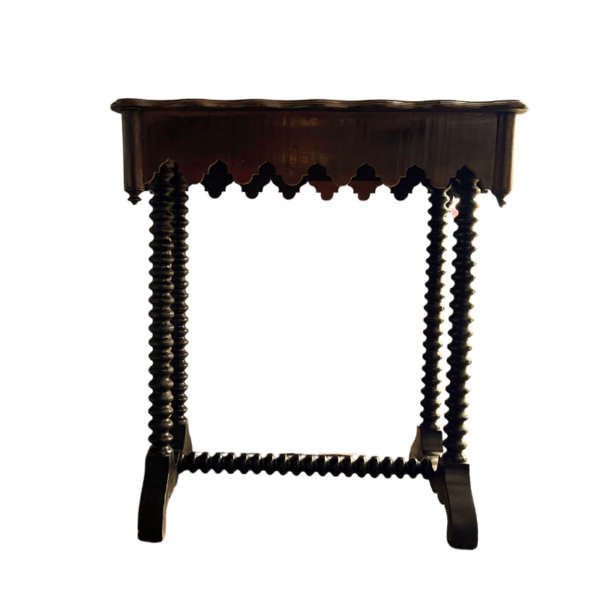 Mesa auxiliar de Caoba