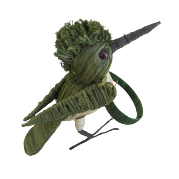 Pajarito verde oscuro militar conpecho naranja y patas marrones y aro verde