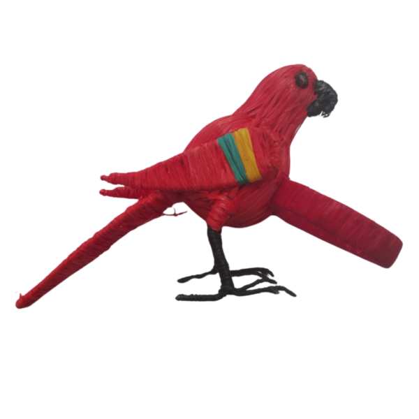 Pajarito rojo con detalles de linea azul y amarillo en las alas